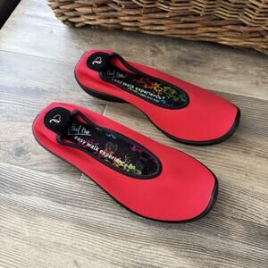 Arcopedico Feel the World Red Flats Women’s EU 38 US 7.5 Comfort Shoes NEW